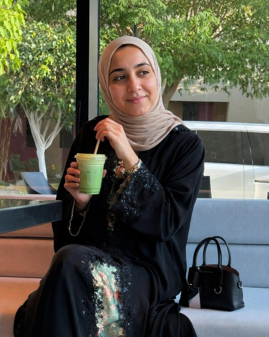 نفس الشخص في مشهد كافيه ولايف ستايل